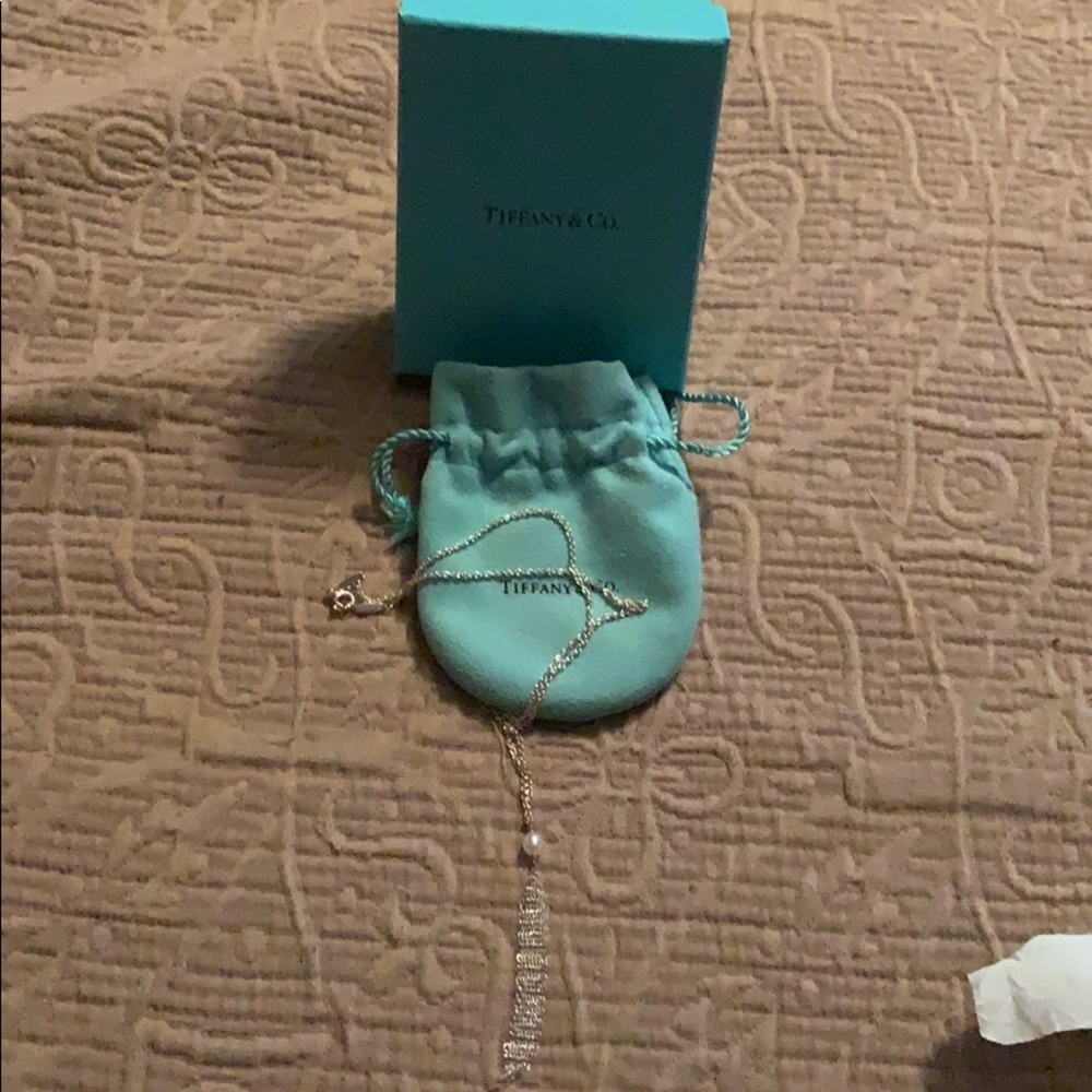 J20 - AUTHENTIC TIFFANY AND CO MESH PEARL NECKLACE